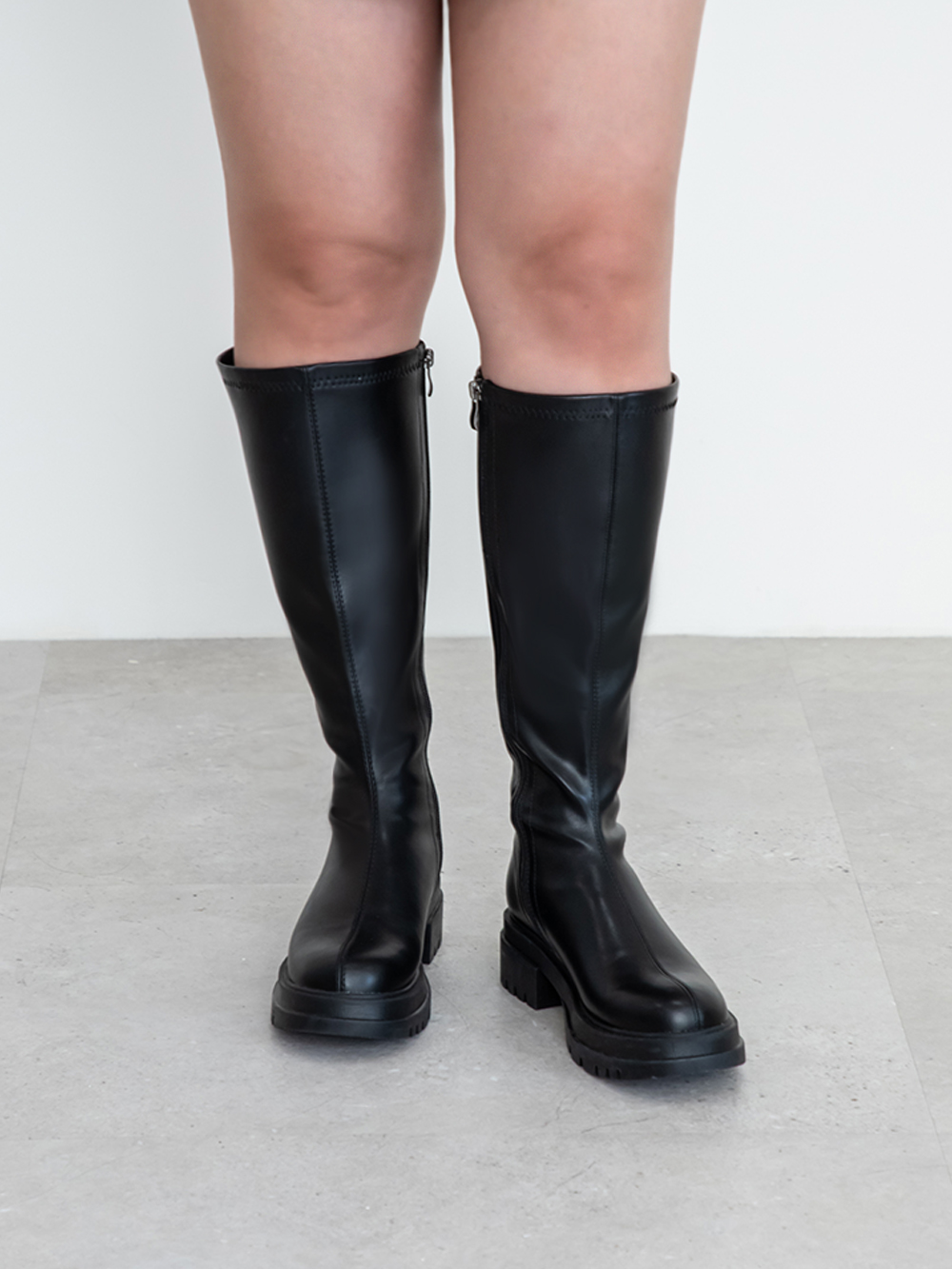 【加寬筒圍】韓團指標素面厚底瘦瘦長靴 黑色