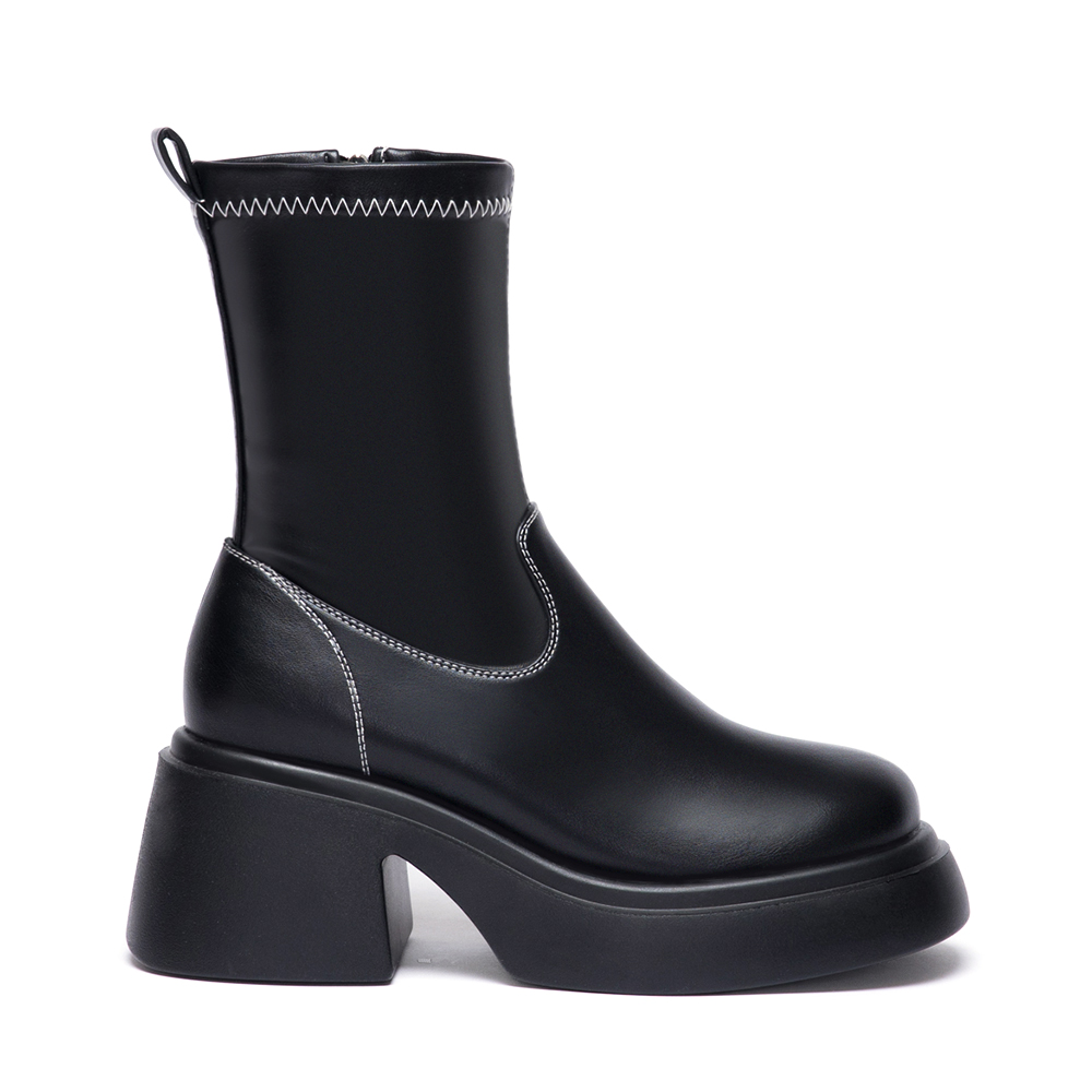 冬日美學．輕量加厚底撞色車線瘦瘦靴 時尚黑