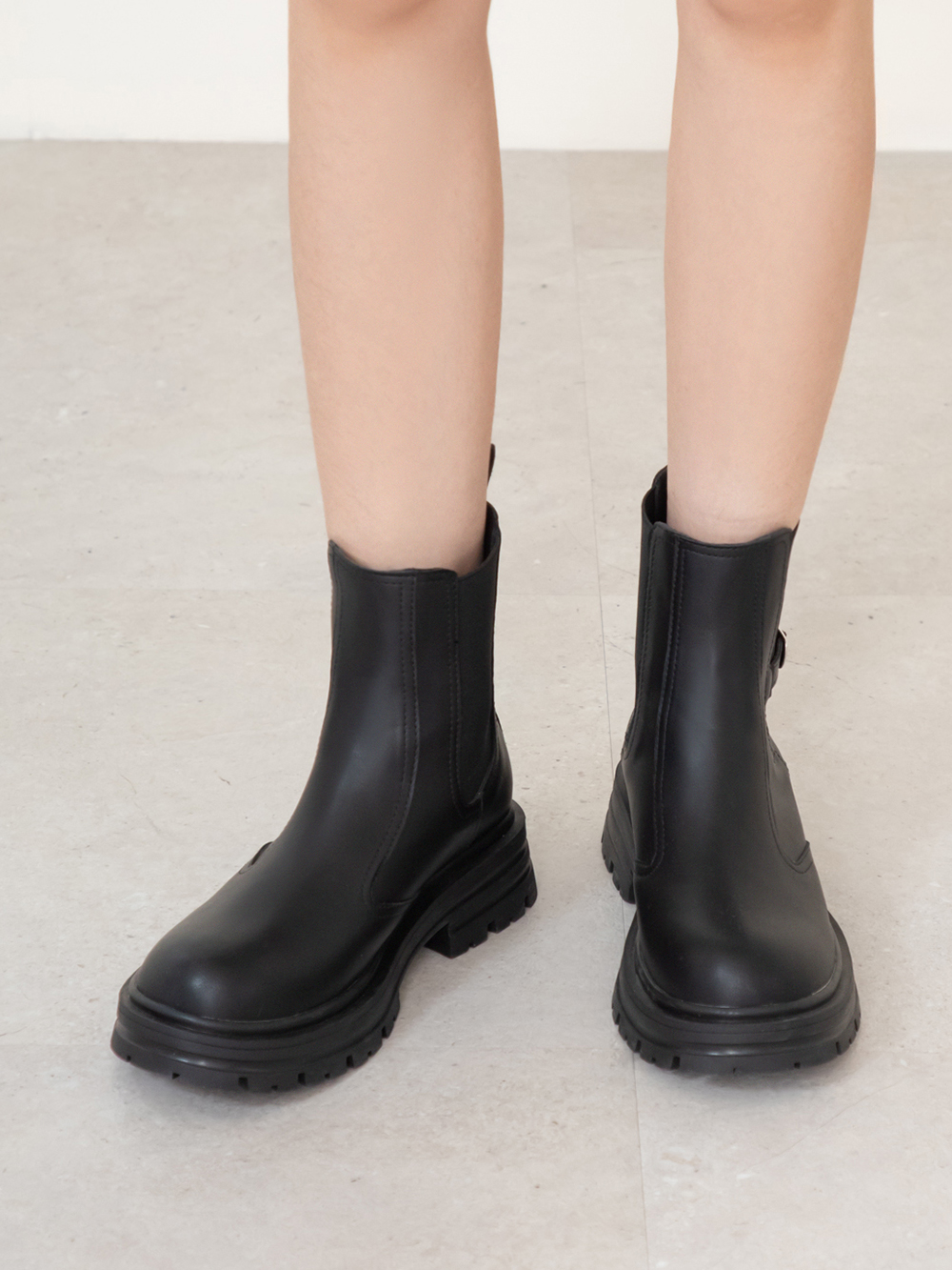 百搭氣場小釦環切爾西短靴 黑色