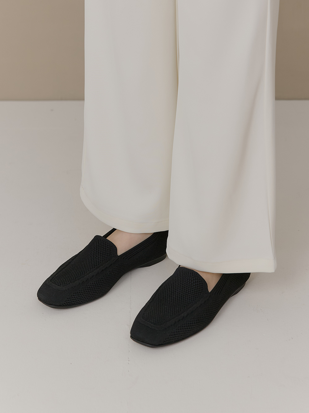 【3D零感雲織鞋】素面方頭樂福鞋 午夜黑