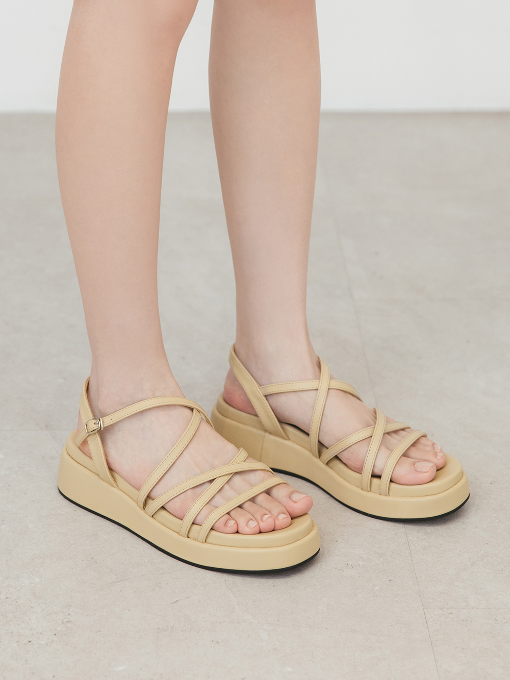 夏日樂園交叉細帶厚底涼鞋 蛋蜜黃