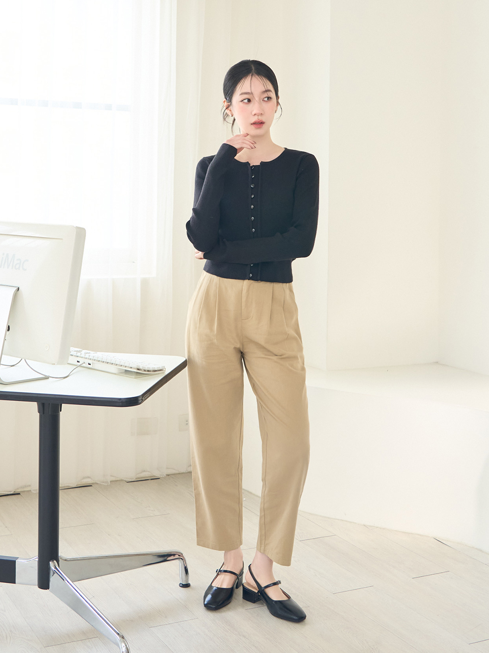 粉彩春日4D氣墊後空低跟鞋 黑