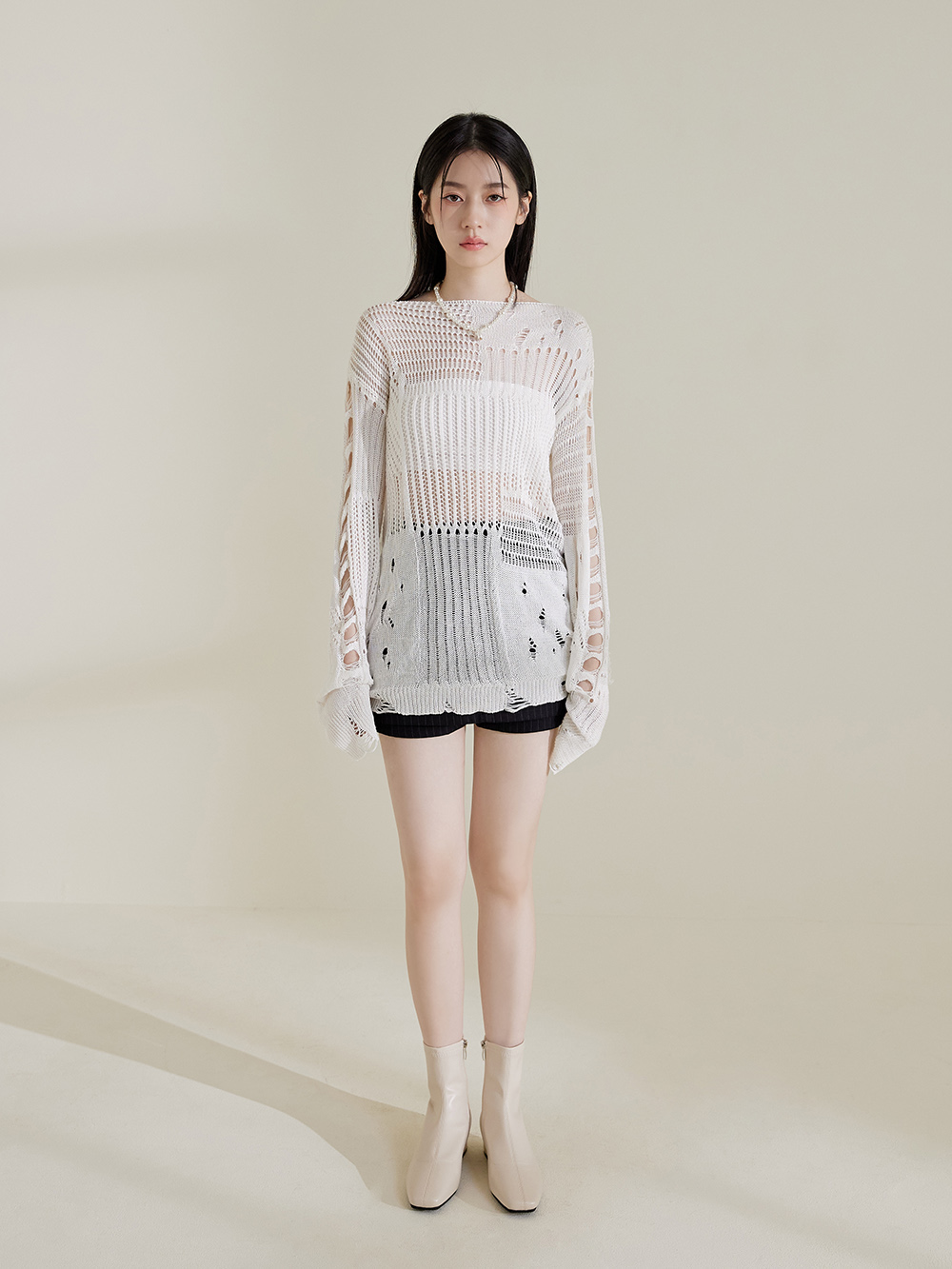 人氣指標中車線方頭低跟瘦瘦靴 香草米白