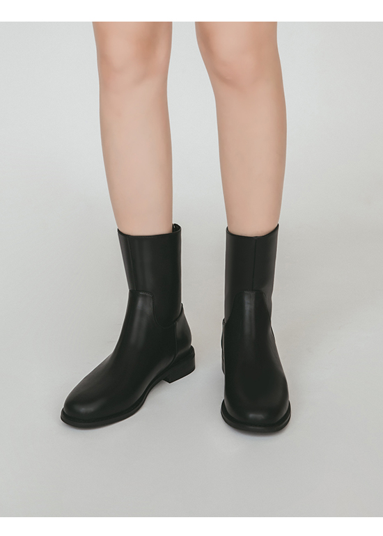 Plain Back Zipper Round Toe Boots Black