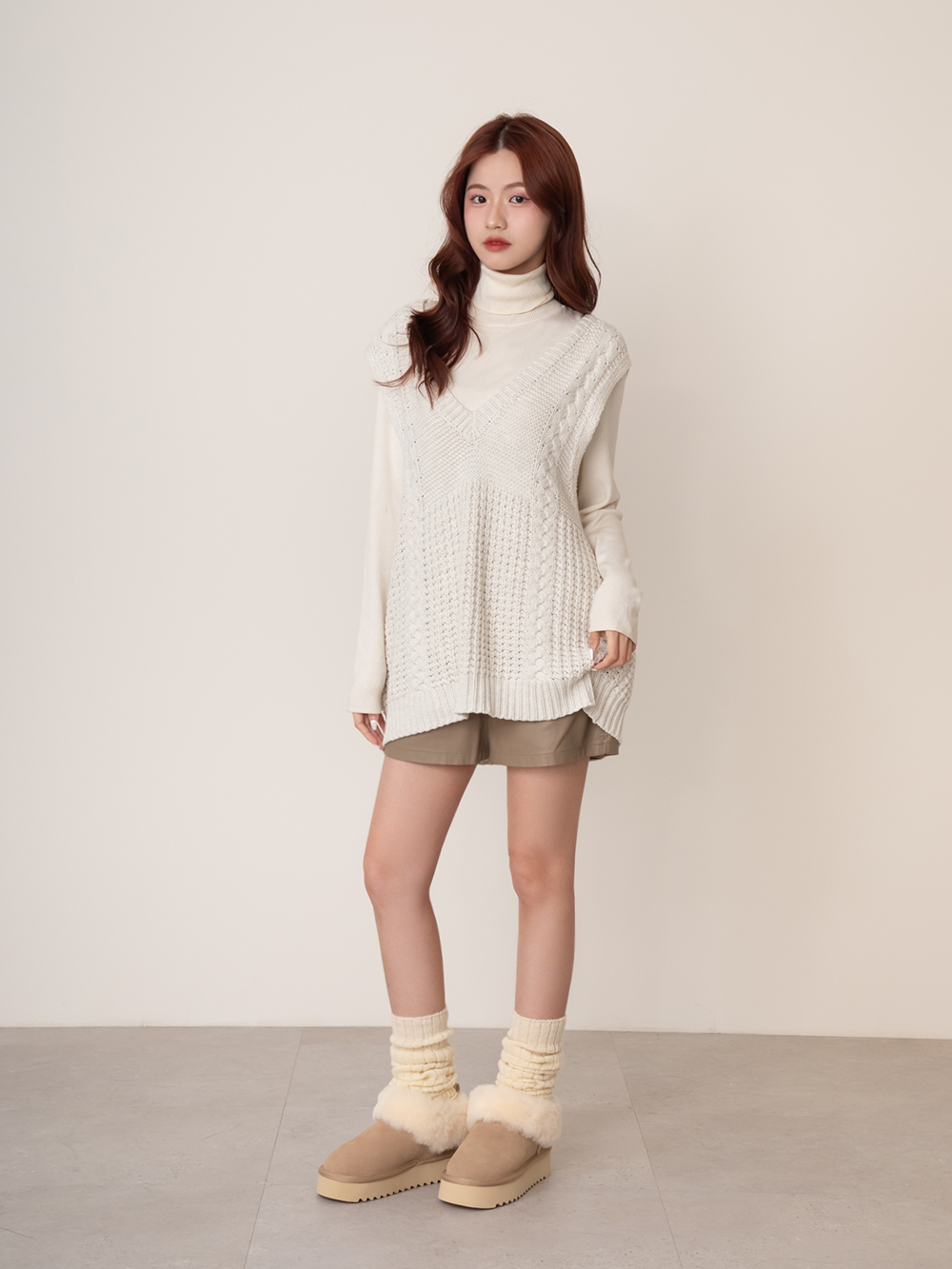 暖暖泡芙厚底翻毛真皮雪靴 米色