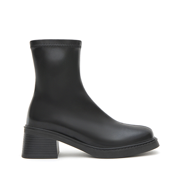 Square-Toe Wood-Heel Slim Boots Black