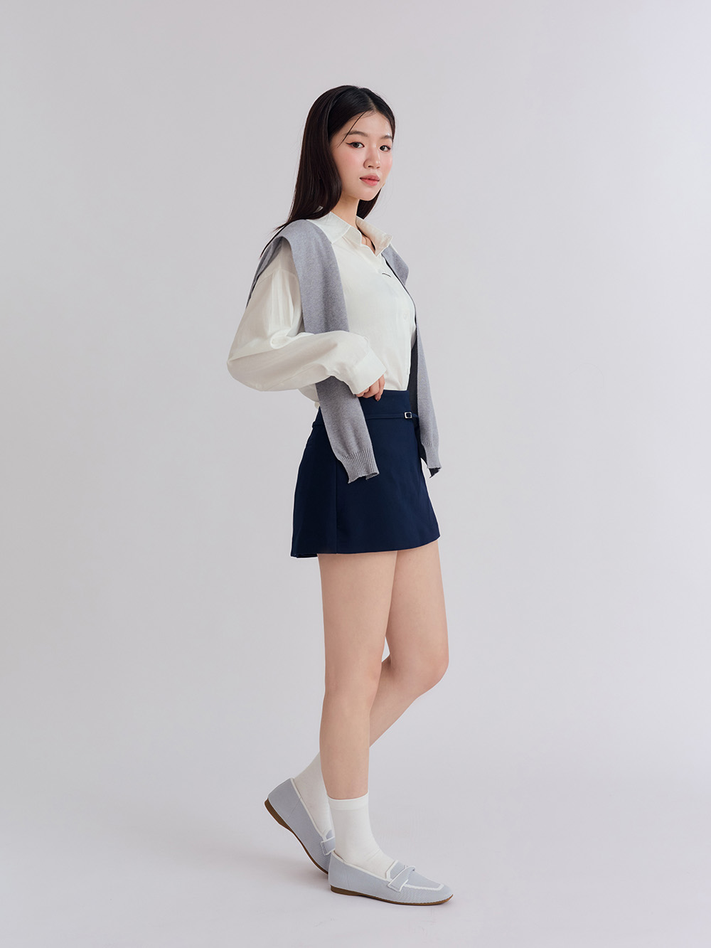 【3D零感雲織鞋】雙色拼接扭結方頭樂福鞋 象牙灰