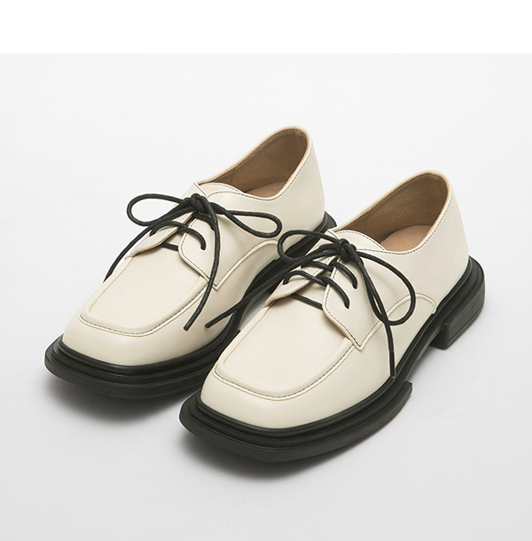 Square Toe Lace-up Low-Heel Derby Shoes Beige