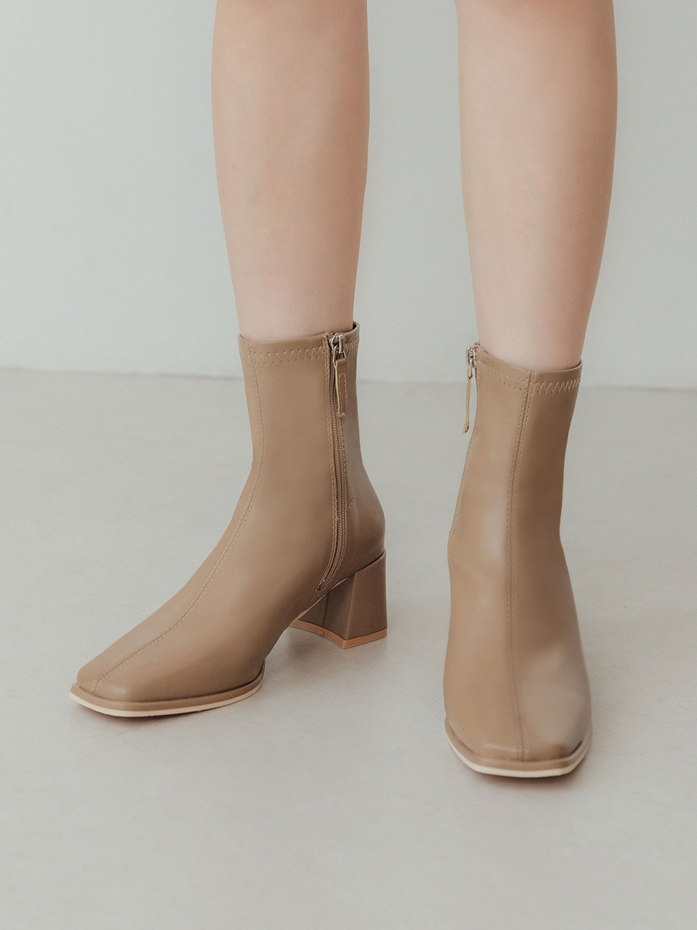 美麗零死角.素面方頭高跟瘦瘦靴 奶茶杏