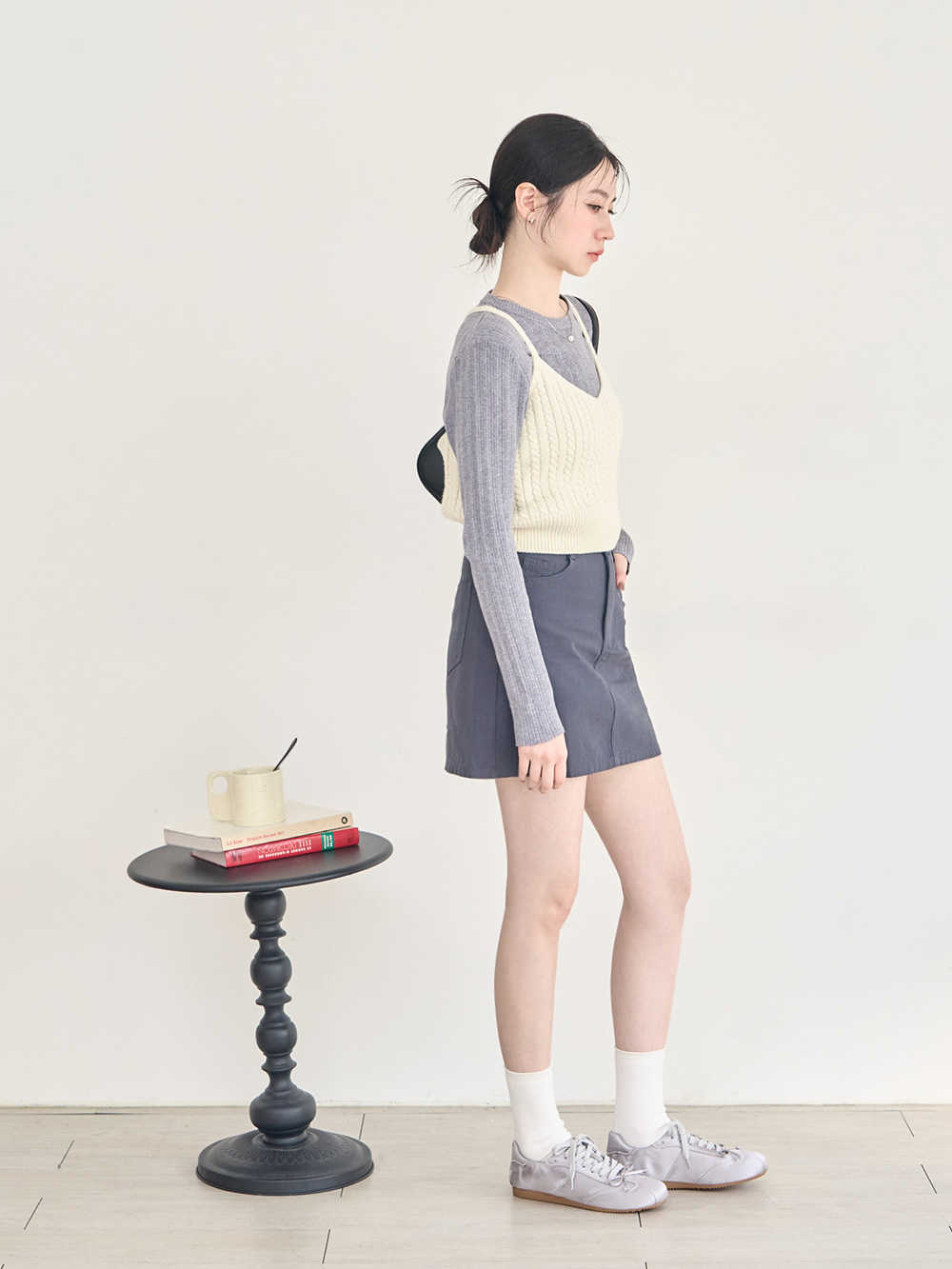 絲絨光感綁帶芭蕾風休閒鞋 灰色