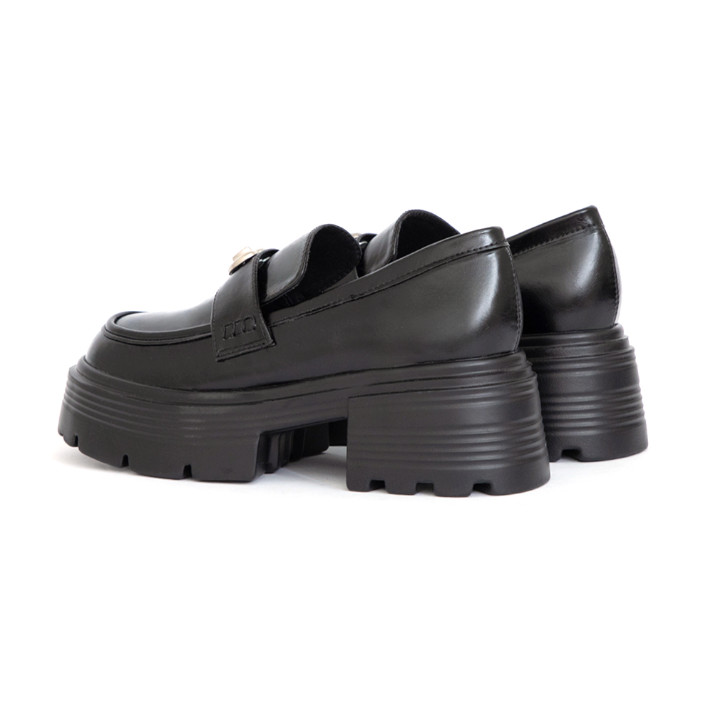 Love愛心釦飾厚底樂福鞋 黑色