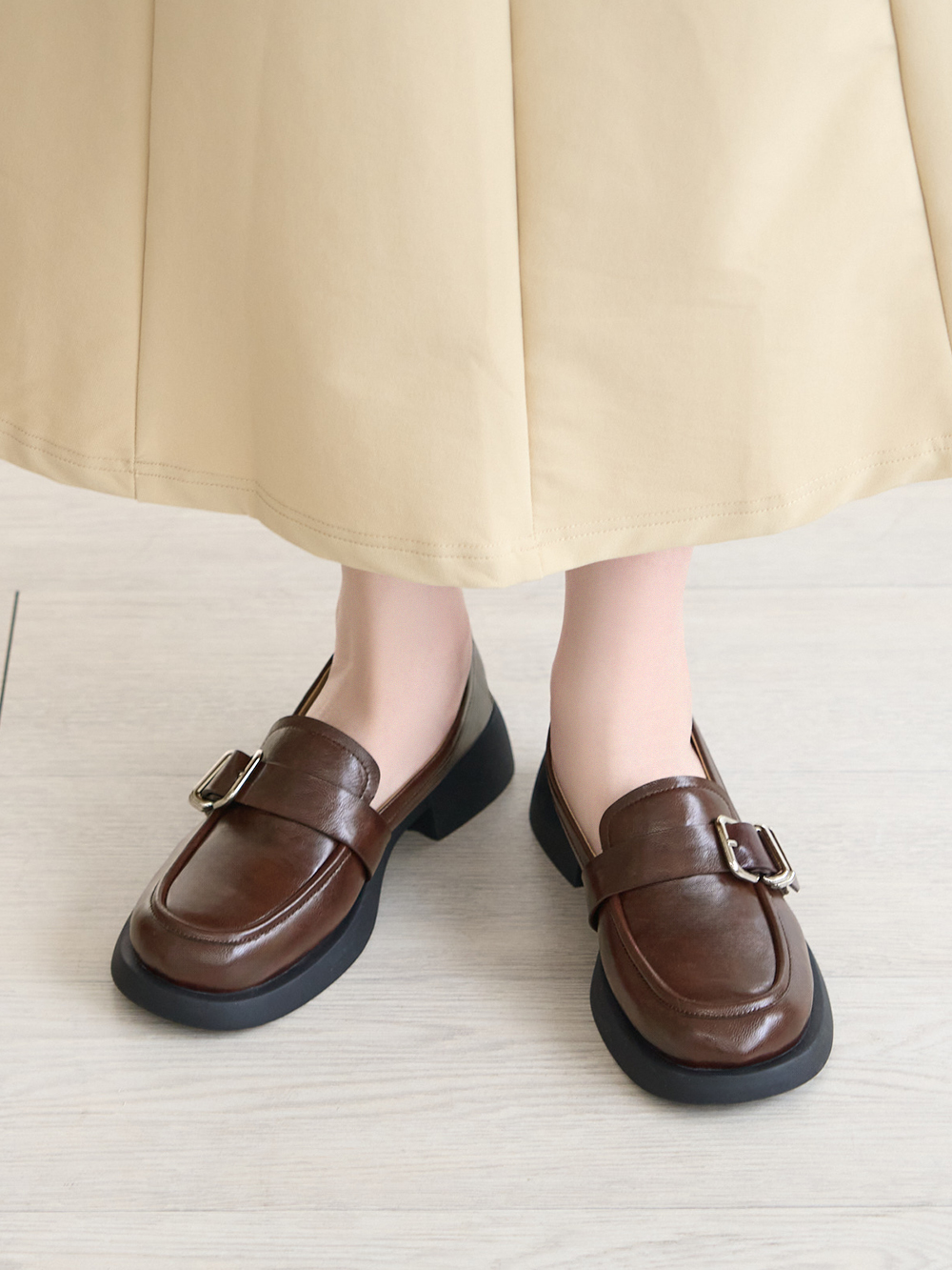 【真皮系列】親膚空氣棉方釦樂福鞋 咖啡色