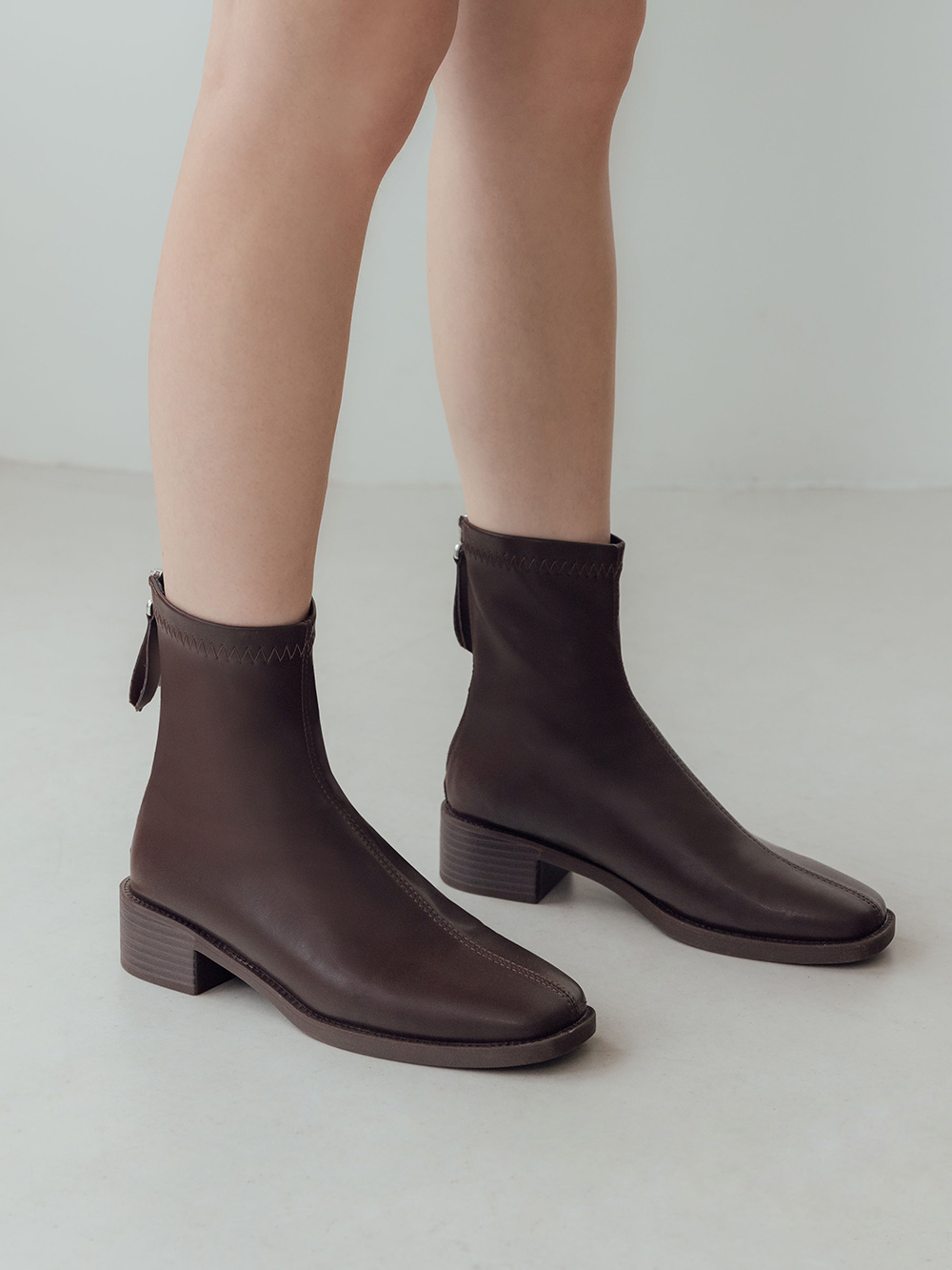 百搭時尚．中車線方頭木紋跟襪靴 復古咖