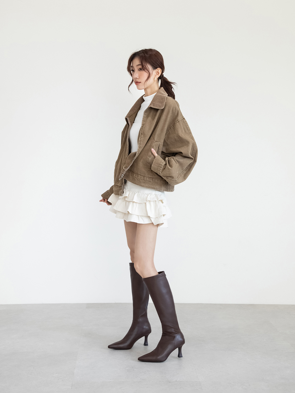 顯瘦魔法尖頭高跟瘦瘦長靴 咖啡色