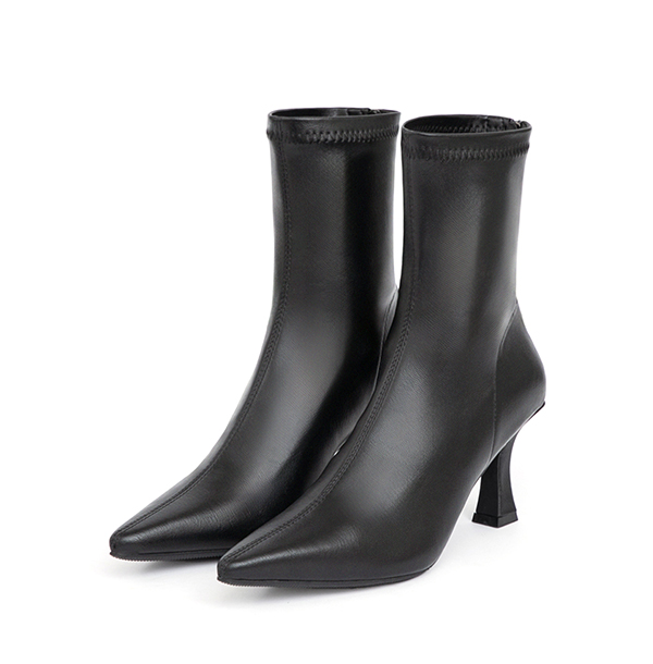 顯瘦魔法尖頭高跟瘦瘦短靴 黑色