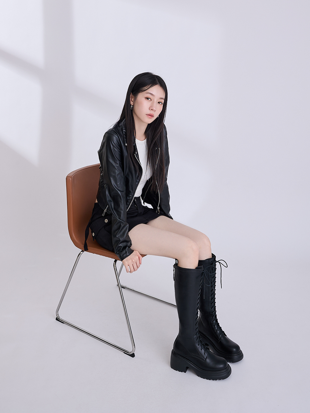 女團風輕量厚底綁帶長靴 黑色