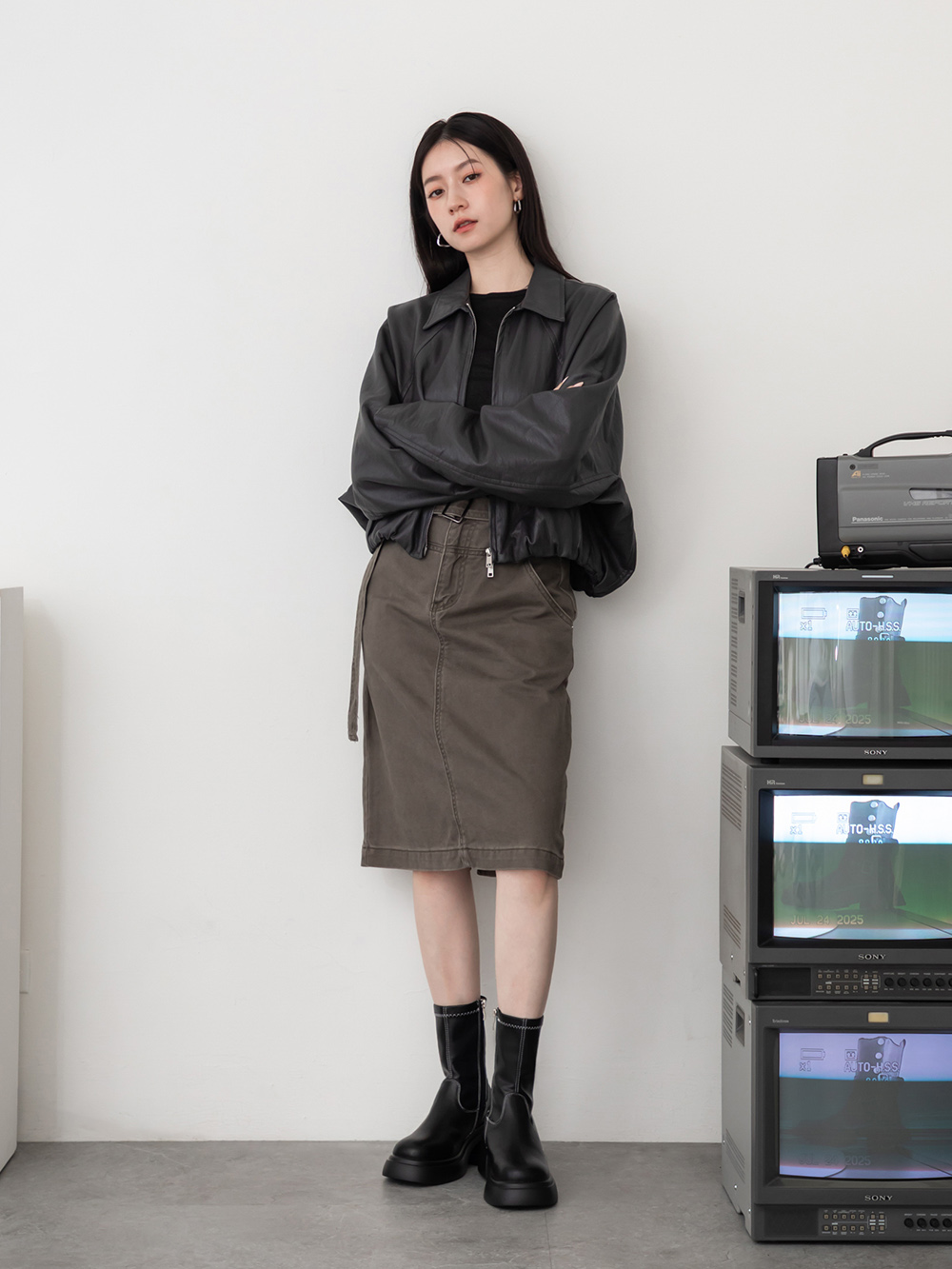 冬日美學．輕量加厚底撞色車線瘦瘦靴 時尚黑