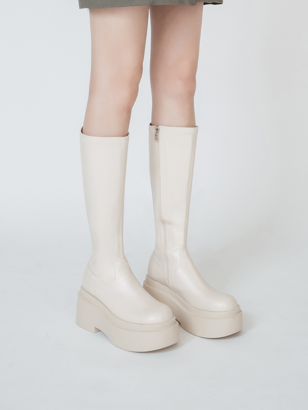 時髦大長腿．Plus級加厚鬆糕底瘦瘦長靴 香草米