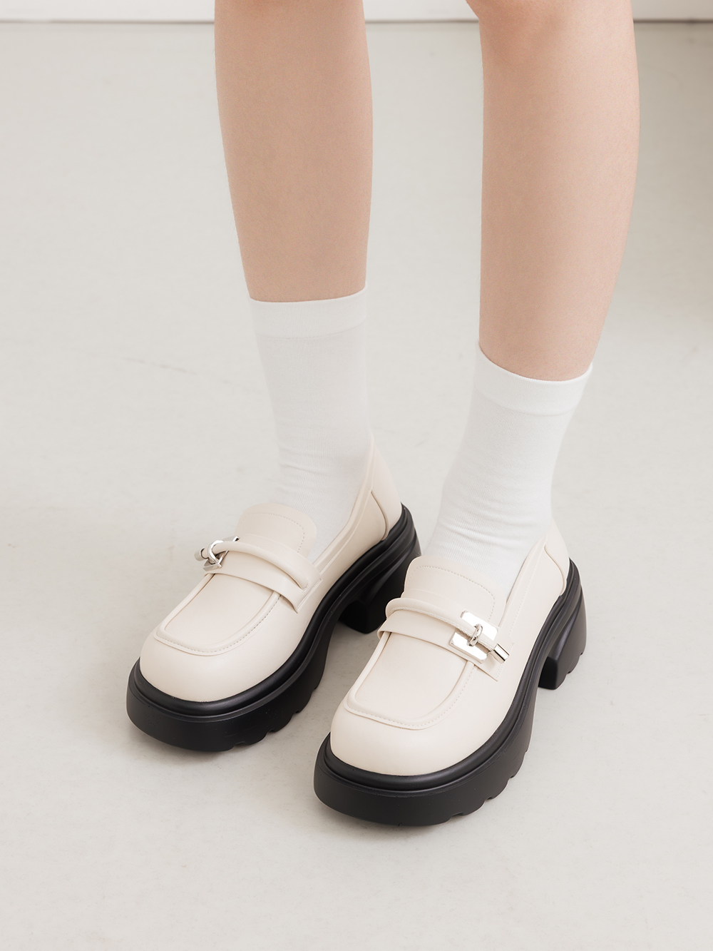 全日舒適小方塊厚底樂福鞋 米白色