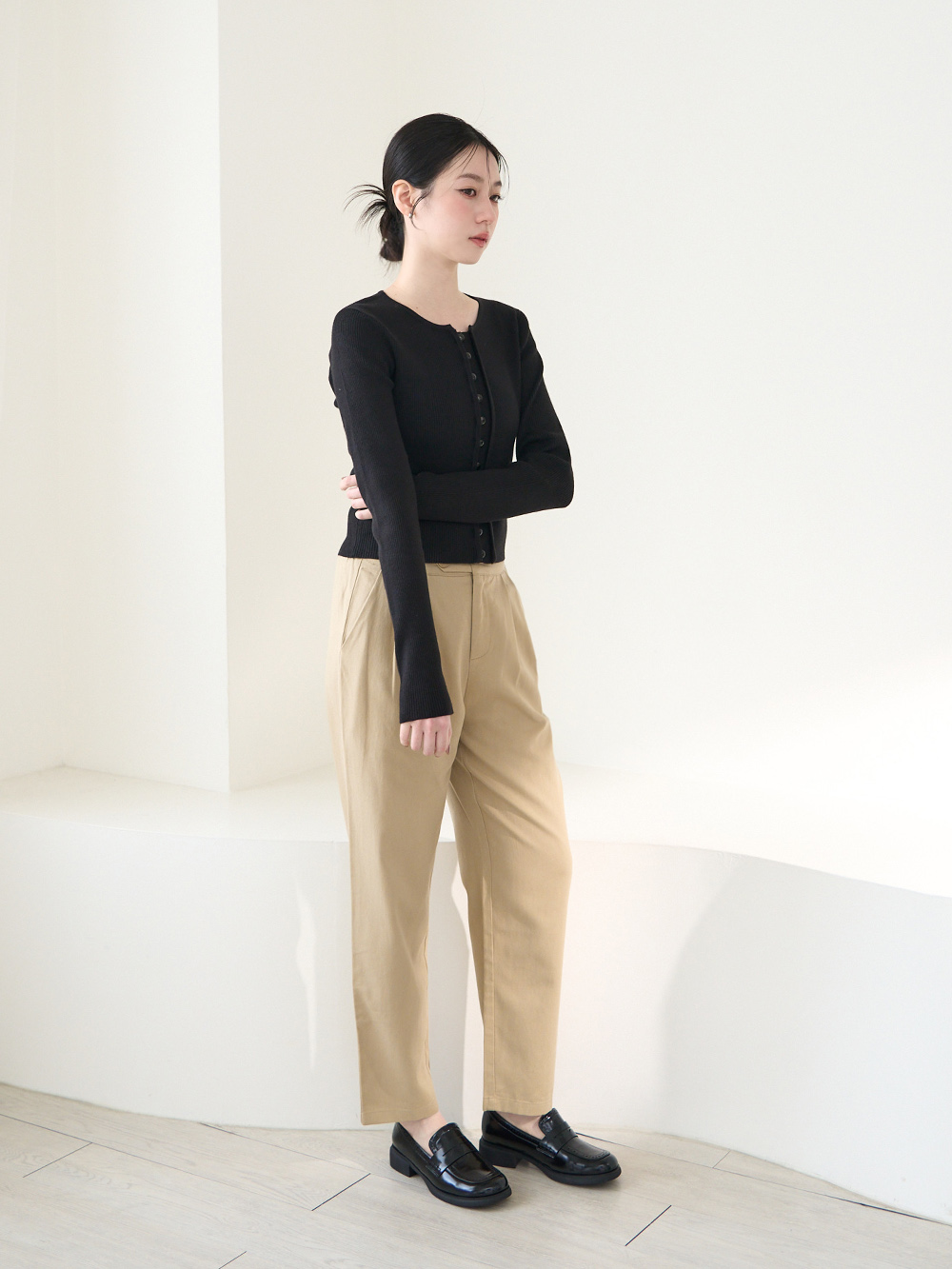 【真皮系列】親膚空氣棉英倫雕花樂福鞋 黑色