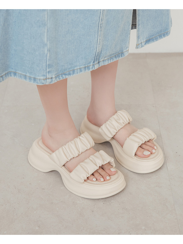 Comfy Ruched Details Lightweight Sandals Beige