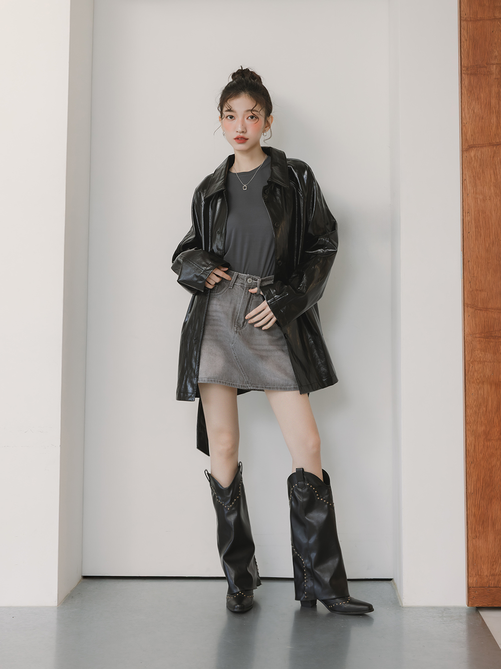 星光鉚釘V口復古西部褲管靴 時尚黑