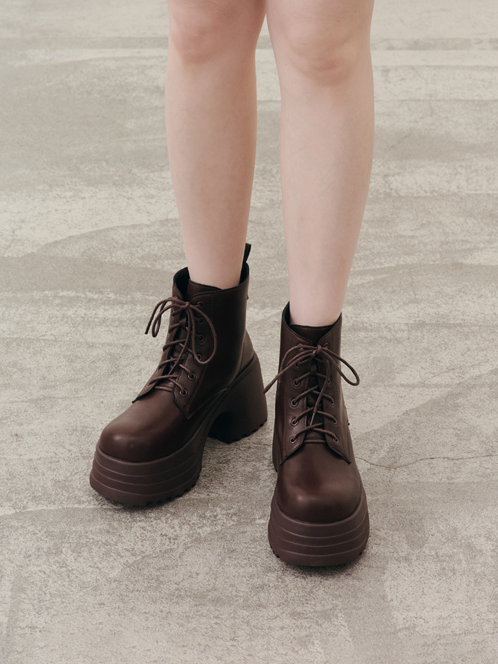 舞力全開增高加厚底綁帶短靴 咖啡色