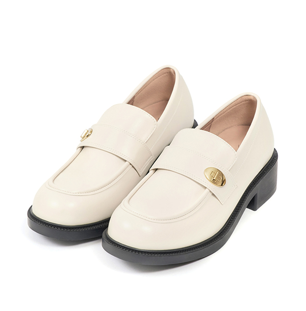 伯爵金釦造型圓頭樂福鞋 香草米