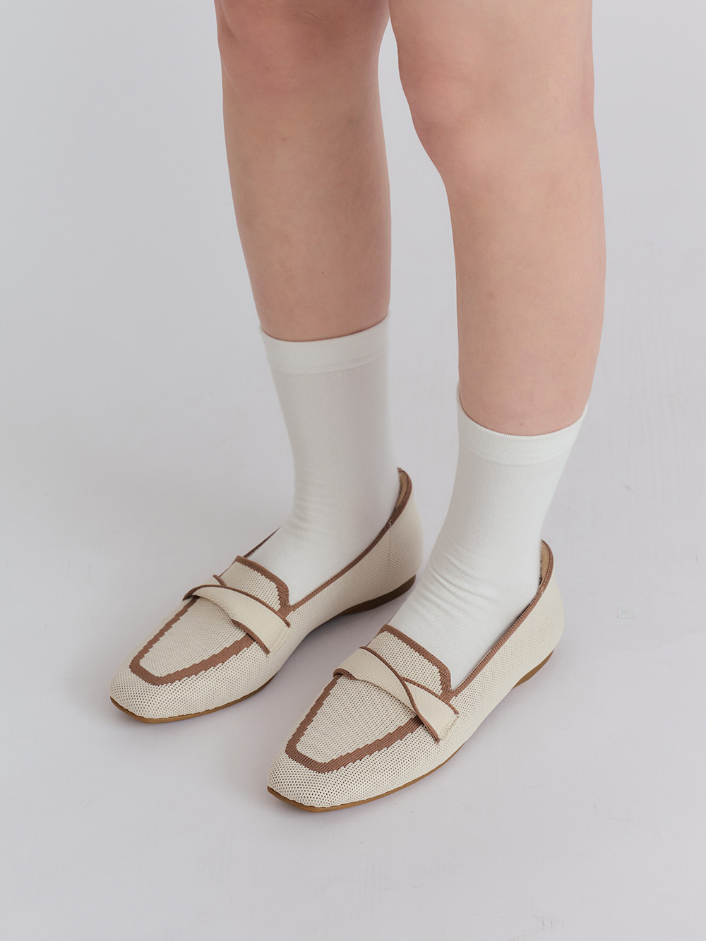 【3D零感雲織鞋】雙色拼接扭結方頭樂福鞋 香草米