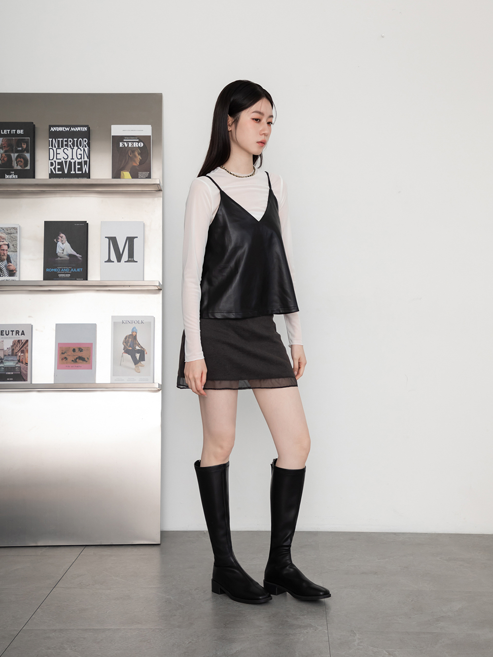 好感專屬.中車線設計方頭低跟長靴 時尚黑