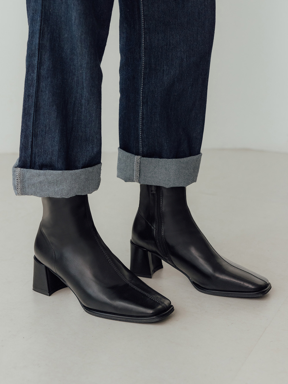 美麗零死角．素面方頭高跟瘦瘦靴 時尚黑