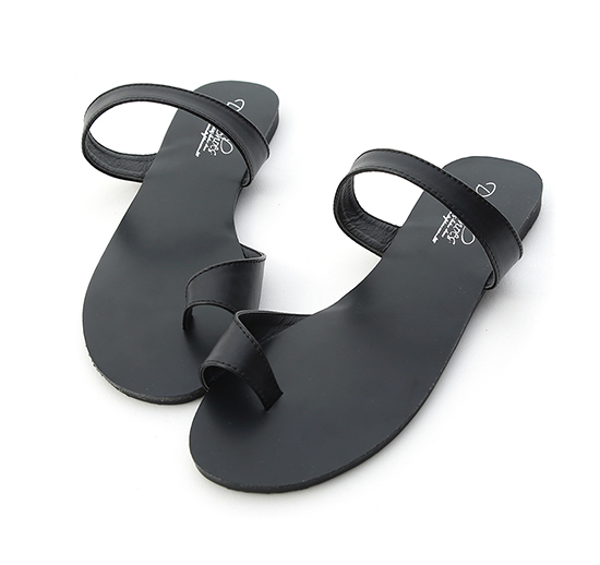 Toe Loop Flat Sandals Black
