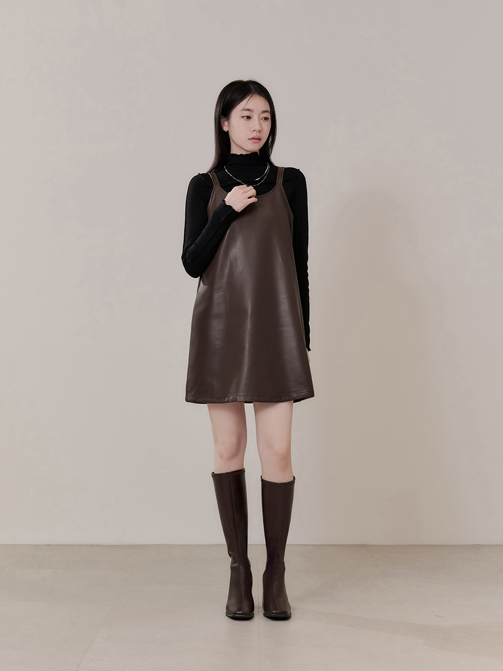 神級美腿．素面方頭高跟瘦瘦長靴 復古咖