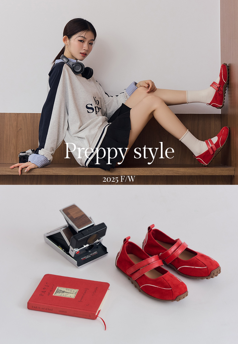D+AF 秋冬學院風穿搭 Preppy Style｜黑色西外搭配百褶裙與綁帶馬汀靴，展現帥氣俐落的校園時尚女鞋造型