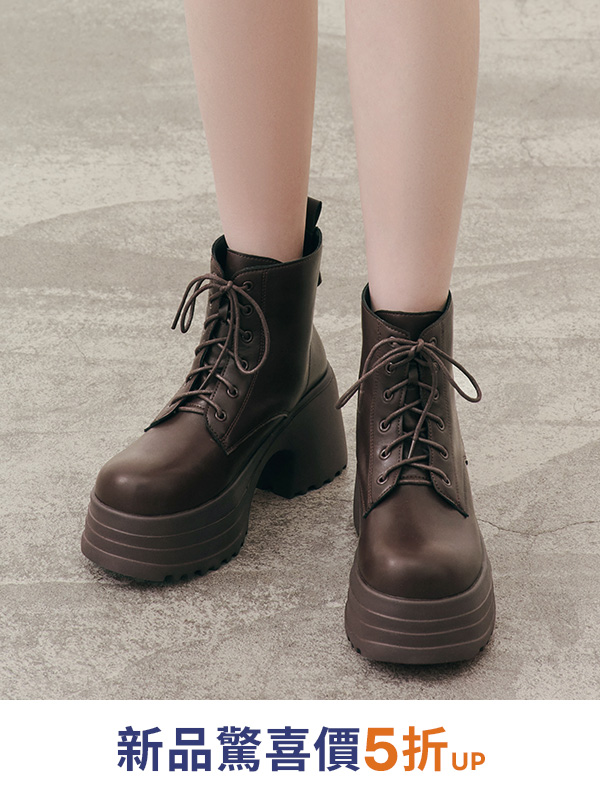 D+AF厚底綁帶短靴新上市，驚喜價50%OFF！增高顯瘦版型打造韓系街頭時尚感，百搭秋冬靴款，穿出挺拔氣場，雙11早鳥優惠限時開跑！