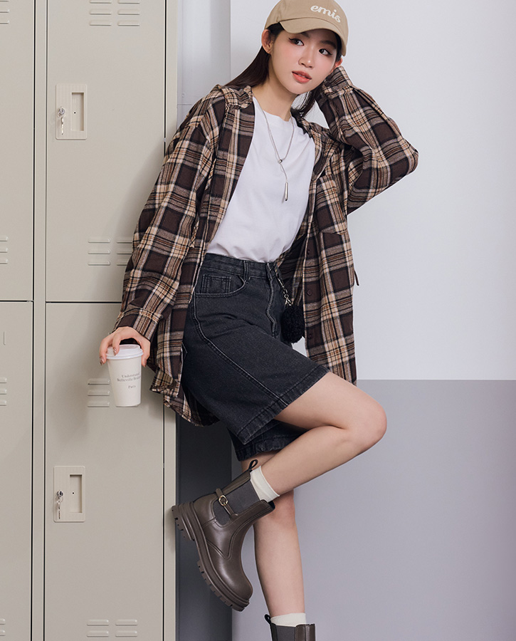 百搭切爾西短靴穿搭示範，厚底切爾西短靴展現酷颯女孩風格，冬季必收短靴款，1212 熱銷靴款推薦。