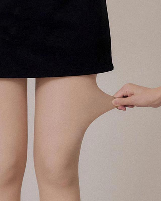 D+AF 4D 光腿神器裸膚感雙層絲襪，真實裸膚效果讓冬天也能擁有光腿穿搭；高彈力加厚保暖材質，不顯胖、不透膚，完美修飾腿型，打造韓系光腿穿搭必備單品。