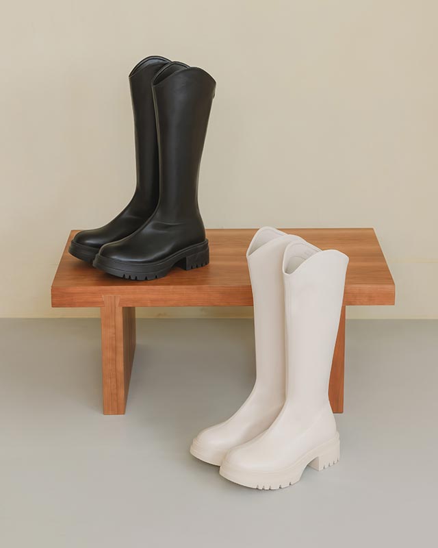 簡單好看．V口素面中跟瘦瘦長靴