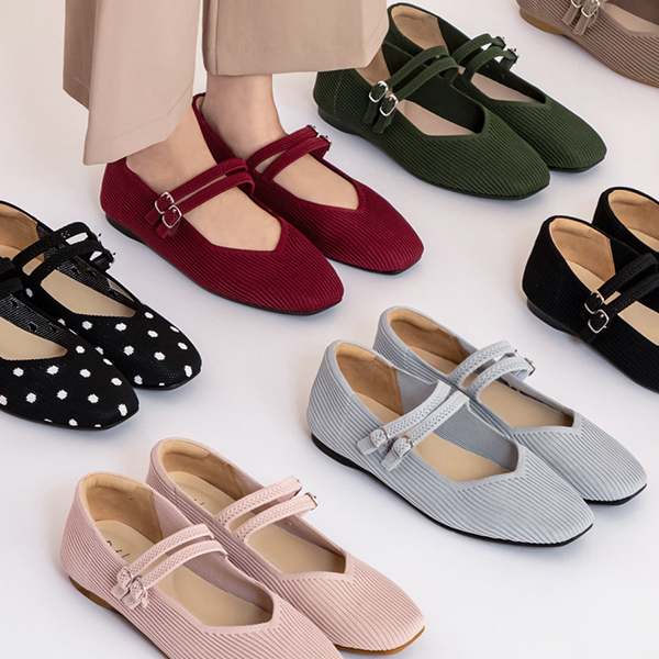 D+AF 大尺碼女鞋推薦，35–43 號雙帶方頭瑪莉珍鞋，多色選擇修飾腳型，舒適好走不擠腳的大尺碼韓系女鞋穿搭