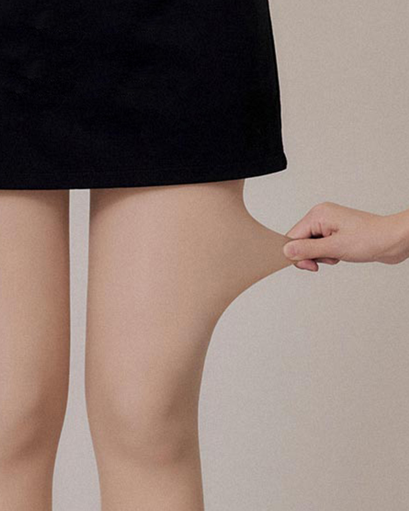 D+AF 光腿神器雙層絲襪穿搭示範，超自然裸膚感如同自帶磨皮濾鏡，修飾腿型不假白，冬天穿短裙也不怕冷的顯瘦保暖絲襪推薦