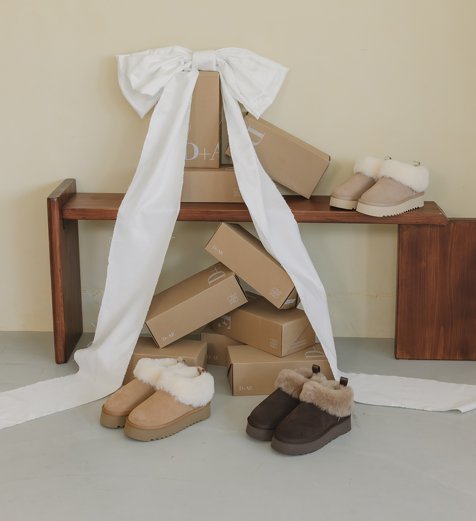 D+AF 冬季雪靴穿搭，冷氣團來襲也不怕！SNOW BOOTS 真皮羊毛雪靴系列，毛茸茸內裡包覆雙腳，保暖不顯腫，打造冬日禦寒又顯瘦的時髦雪靴穿搭。