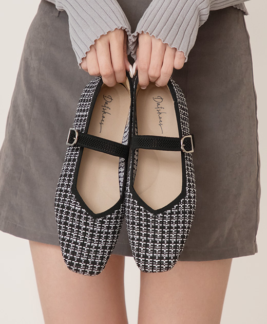 D+AF 本週最新品女鞋推薦，【3D 零感雲織鞋】方頭瑪莉珍鞋，柔軟包覆、輕量好走不磨腳，日常通勤與新年穿搭都百搭，好穿一直穿，現在就入手。