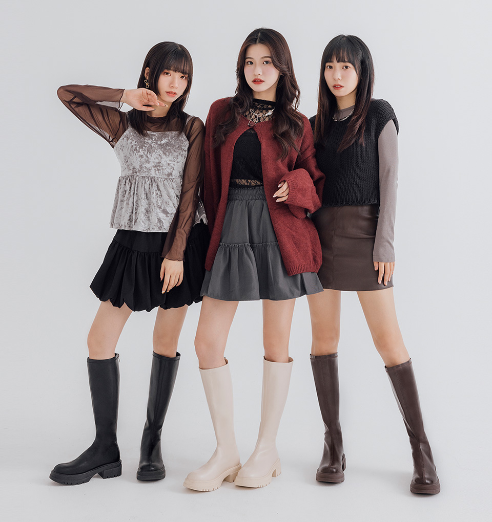 D+AF 演唱會必備美腿瘦瘦靴穿搭示範，【Lisa 同款】韓團指標素面厚底瘦瘦長靴修腿顯高、穩定好走，冬季女靴熱搜款，現貨供應快速出貨，新年走春、追星看演唱會一雙搞定，穿上 D+AF 美得毫不費力。