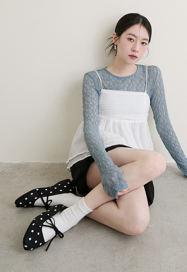 D+AF 3D零感雲織鞋2.0：黑白波點綁帶方頭瑪莉珍鞋。多層次交叉繞踝設計修飾腳型，輕盈透氣針織材質，零感機能舒適不磨腳，好穿一直穿。