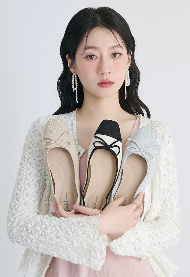 D+AF 3D零感雲織鞋：蝴蝶結方頭芭蕾鞋。春季清新粉彩針織平底鞋，專利透氣技術告別腳汗悶熱，誰穿誰顯瘦，美得毫不費力。