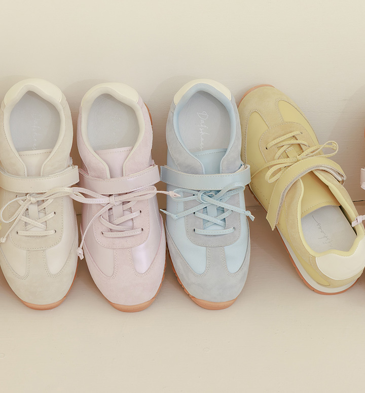 D+AF 人氣熱銷女鞋推薦：BEST粉彩系列OK繃貼真皮休閒鞋。質感真皮透氣吸汗，魔鬼氈設計方便穿脫。加厚Q彈軟墊讓日常通勤與旅行出遊都輕鬆，出遊通勤一雙搞定。