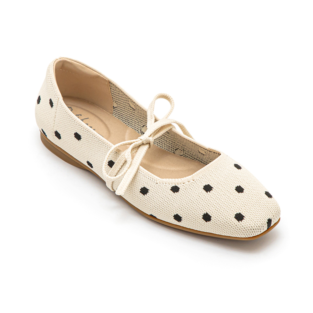 D+AF本週熱銷推薦【3D零感雲織鞋】綁帶方頭瑪莉珍鞋好穿到像沒穿一樣，採用3D雲織技術輕盈透氣，可機洗設計日常清潔更方便，瑜伽鞋墊軟Q舒適又耐走。