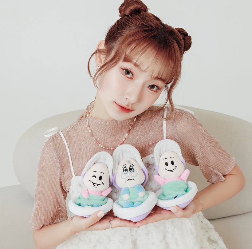 D+AF 官方網站熱銷推薦：超可愛迪士尼牡蠣寶寶登場！迪士尼授權系列Baby Oyster【牡蠣寶寶吊飾】開心、眨眼、老奶奶款掛飾。為生活增添童話感療癒可愛！