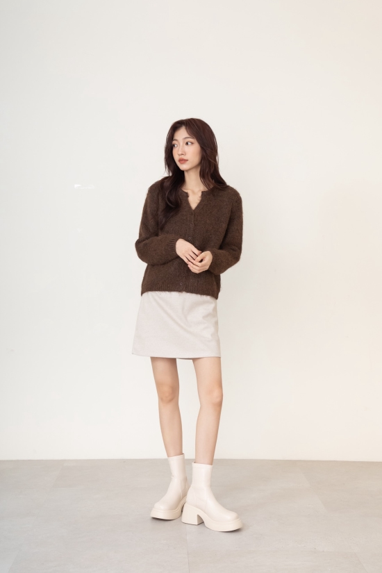 D+AF 美腿濾鏡輕量加厚底瘦瘦短靴穿搭推薦｜輕量厚底結構修飾腿型比例，搭配毛呢短褲或針織上衣，輕鬆駕馭歐美極簡穿搭風。