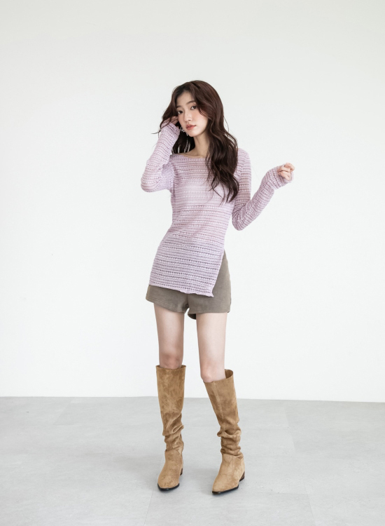 D+AF 慵懶嬉皮西部堆堆長靴穿搭推薦｜秋冬廢土風西部靴造型，柔軟麂皮質感與堆堆靴筒線條展現自然垂墜感，輕鬆打造波西風穿搭。